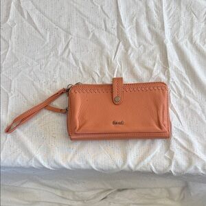 The Sak Iris Smartphone Wallet